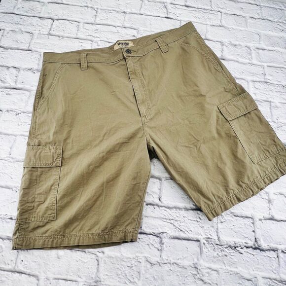 NOT FOR SALE           Wrangler Shorts Mens 42 Tan Classic Relaxed Fit Cargo - Picture 1 of 8